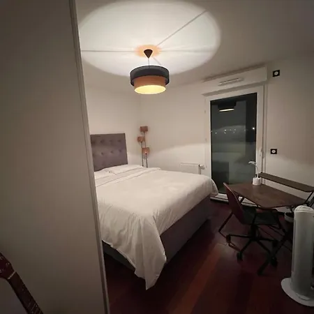 Beautiful And Cosy Flat With Balcony And Parking Апартаменты Роменвиль