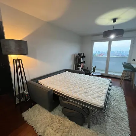 Beautiful And Cosy Flat With Balcony And Parking
